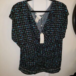 Studio M deep vneck patterned blouse